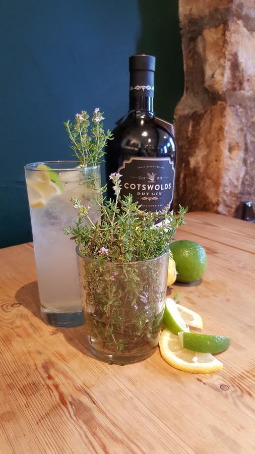 Horse And Groom Moreton-in-Marsh 외부 사진
